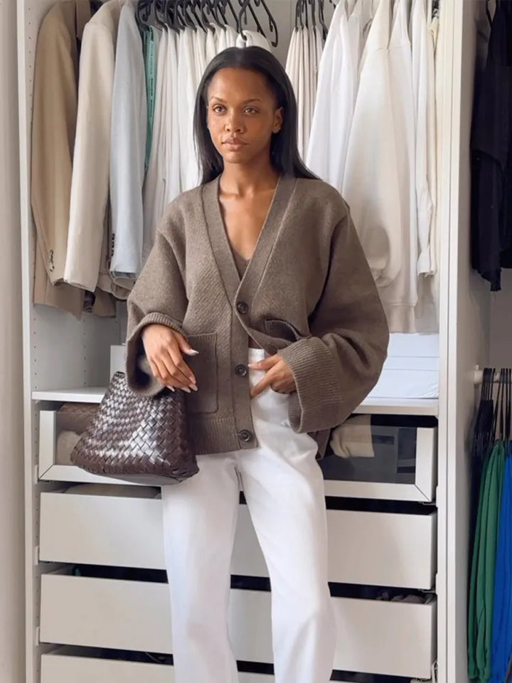 Mia - Classic Cardigan